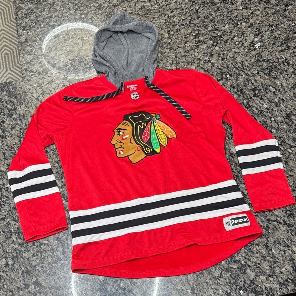 Chicago Blawkhawks Reebok Hockey Jersey with Gray Hood XL